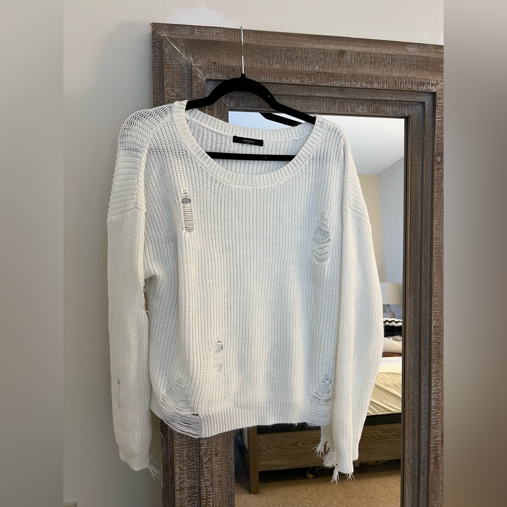 Forever 21 destressed knit sweater in white. Size S.
